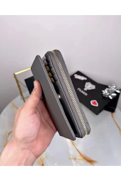 محفظة نسائية فاخرة اللون رمادي - Фото 4