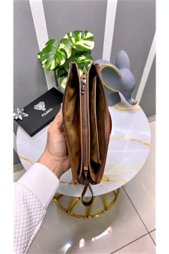 حقيبة يد من الجلد الطبيعي بلون البندق مع حزام يد - Фото 3