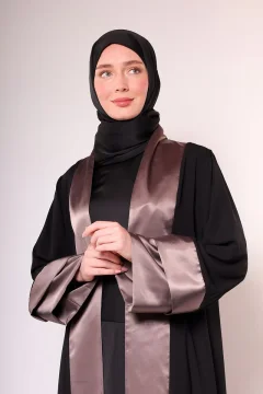عباية ساتان اسود بكنار نحاسي - Фото 3