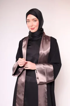 عباية ساتان اسود بكنار نحاسي - Фото 7