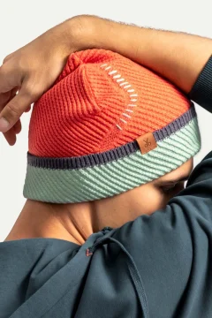 قبعة صوفية للجنسين باللون الاحمر - Фото 3