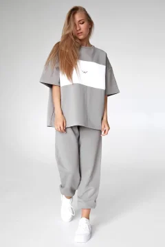 تي شيرت نسائي مطرز باللون الرمادي - Фото 4