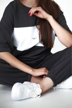 تي شيرت نسائي أسود مطرز - Фото 5