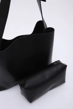 حقيبة يد وكتف باللون الأسود - معها حقيبة مكياج - Фото 4