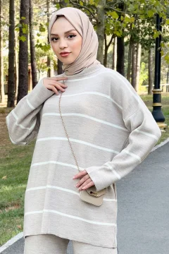 طقم تريكو مخطط باللون البيج - Фото 2