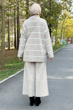 طقم تريكو مخطط باللون البيج - Фото 5