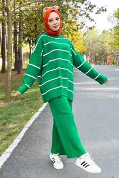 بدلة تريكو مخططة باللون الأخضر - Фото 8