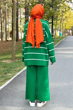 بدلة تريكو مخططة باللون الأخضر - Фото 9