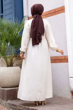 فستان نسائي مزين بدانتيل من الأمام باللون الكريمي - Фото 5