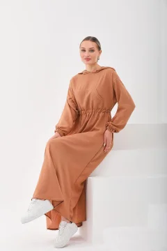 فستان رياضي نسائي صيفي من الكتان مع غطاء للرأس ورباط على الخصر وجيب TABA - Фото 2