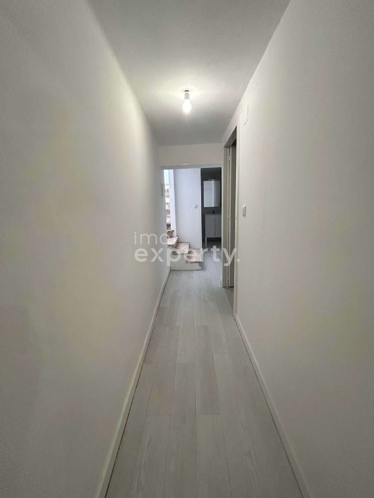  te koop bedrijfsruimte/ kantoor Almada Almada 2