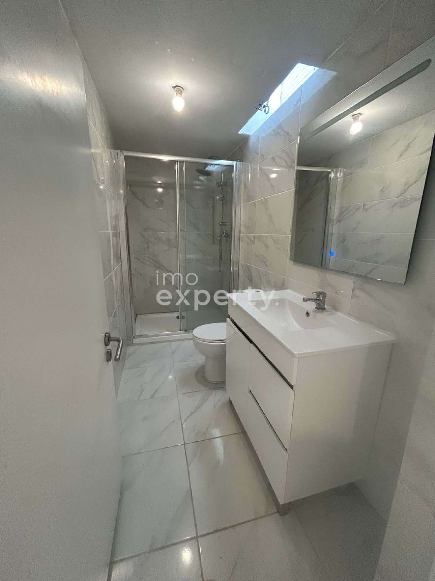  te koop bedrijfsruimte/ kantoor Almada Almada 3