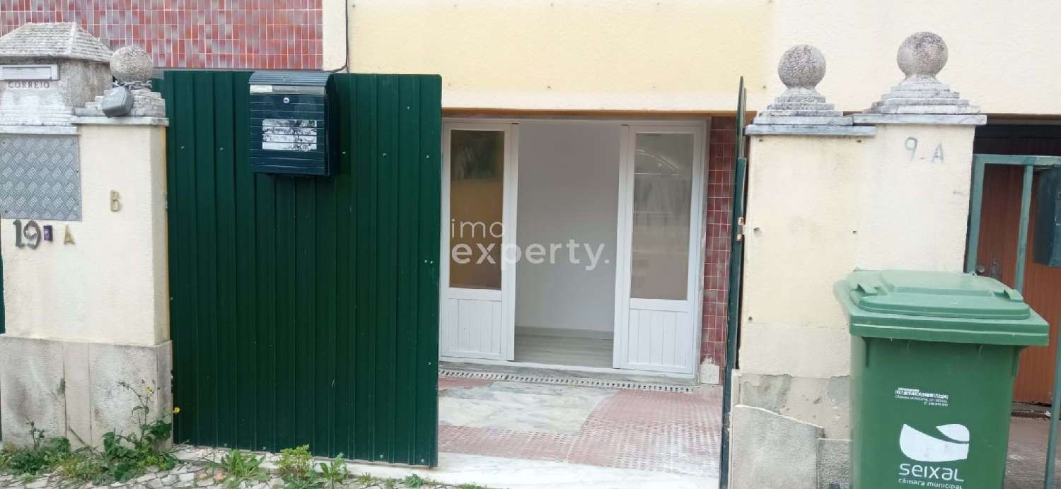 te koop bedrijfsruimte/ kantoor Seixal Seixal 1