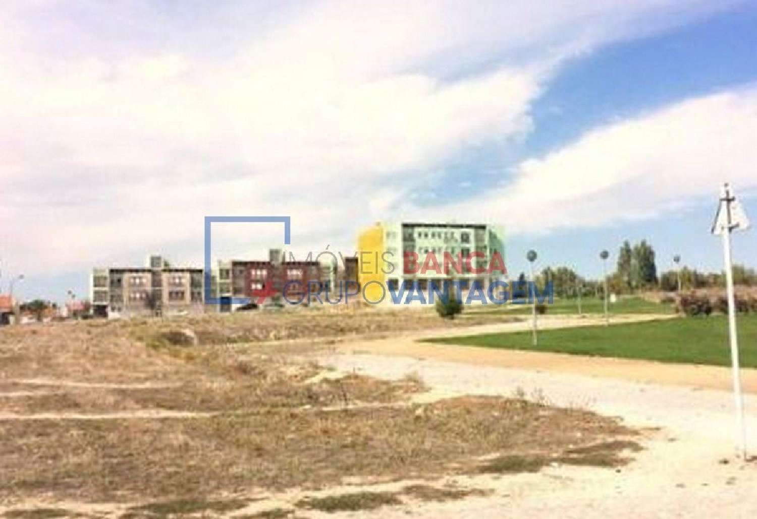  te koop terrein Apelação Loures 1
