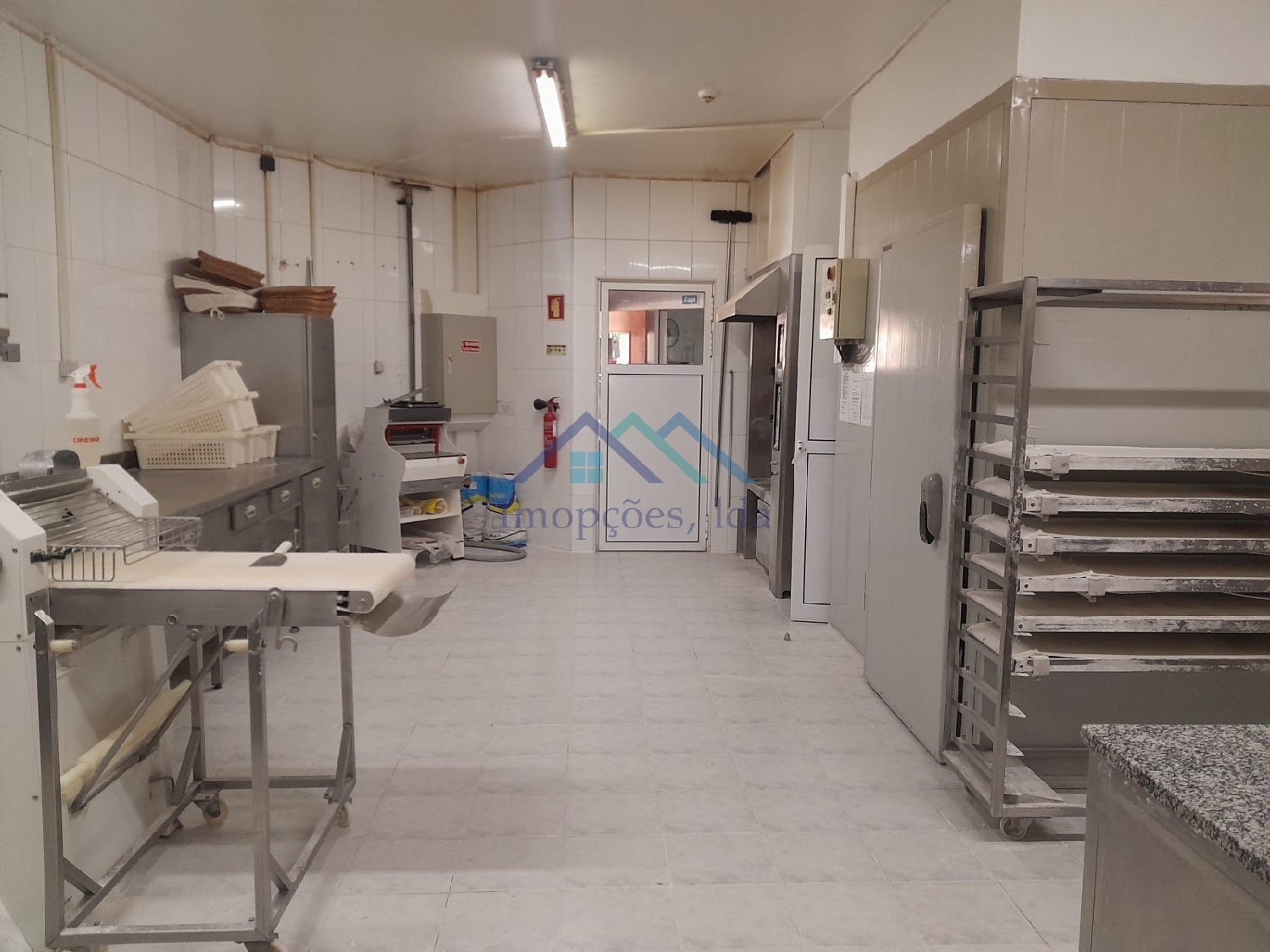  en venta comercio Sá Anadia 8