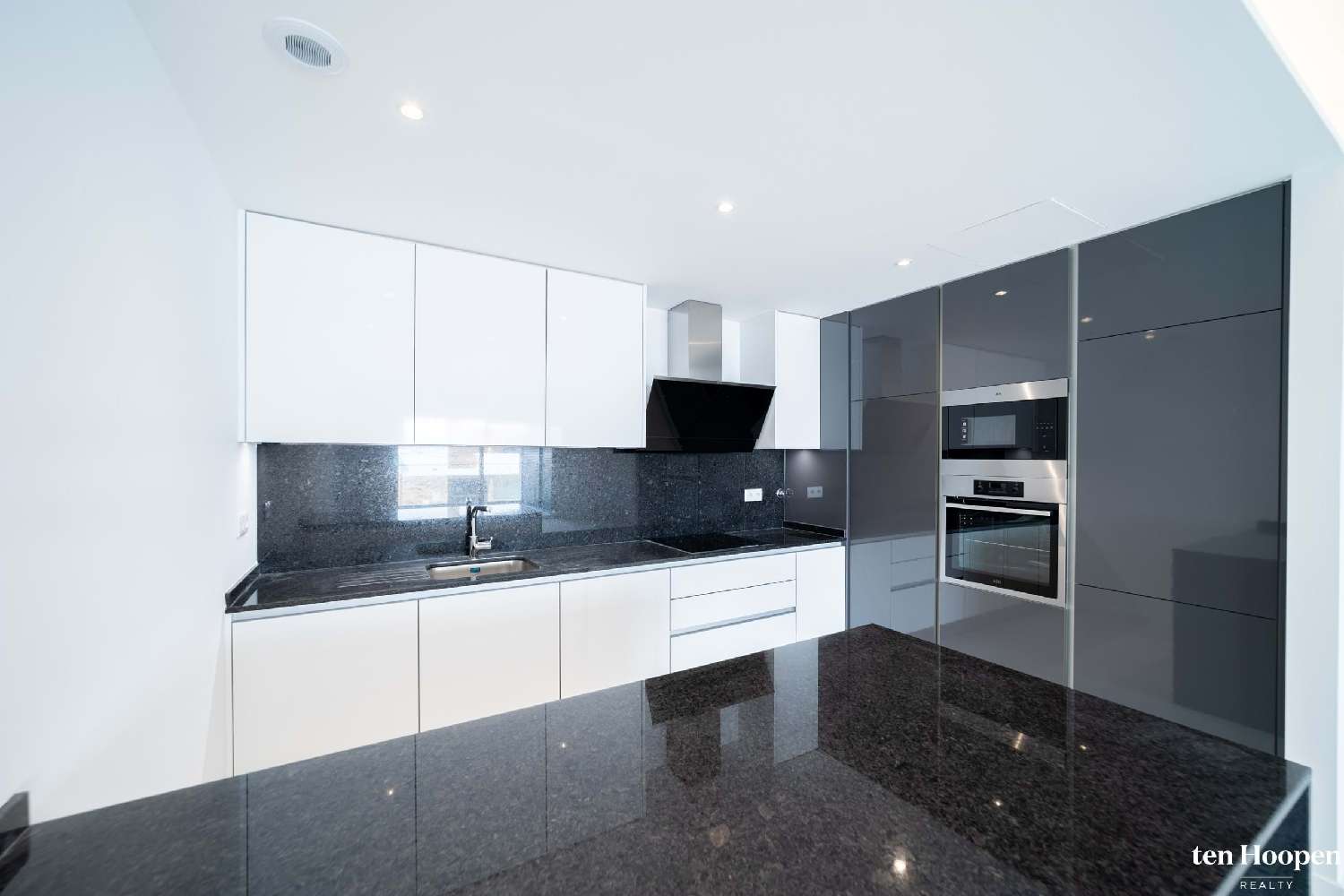  te koop appartement Lagos Lagos 4