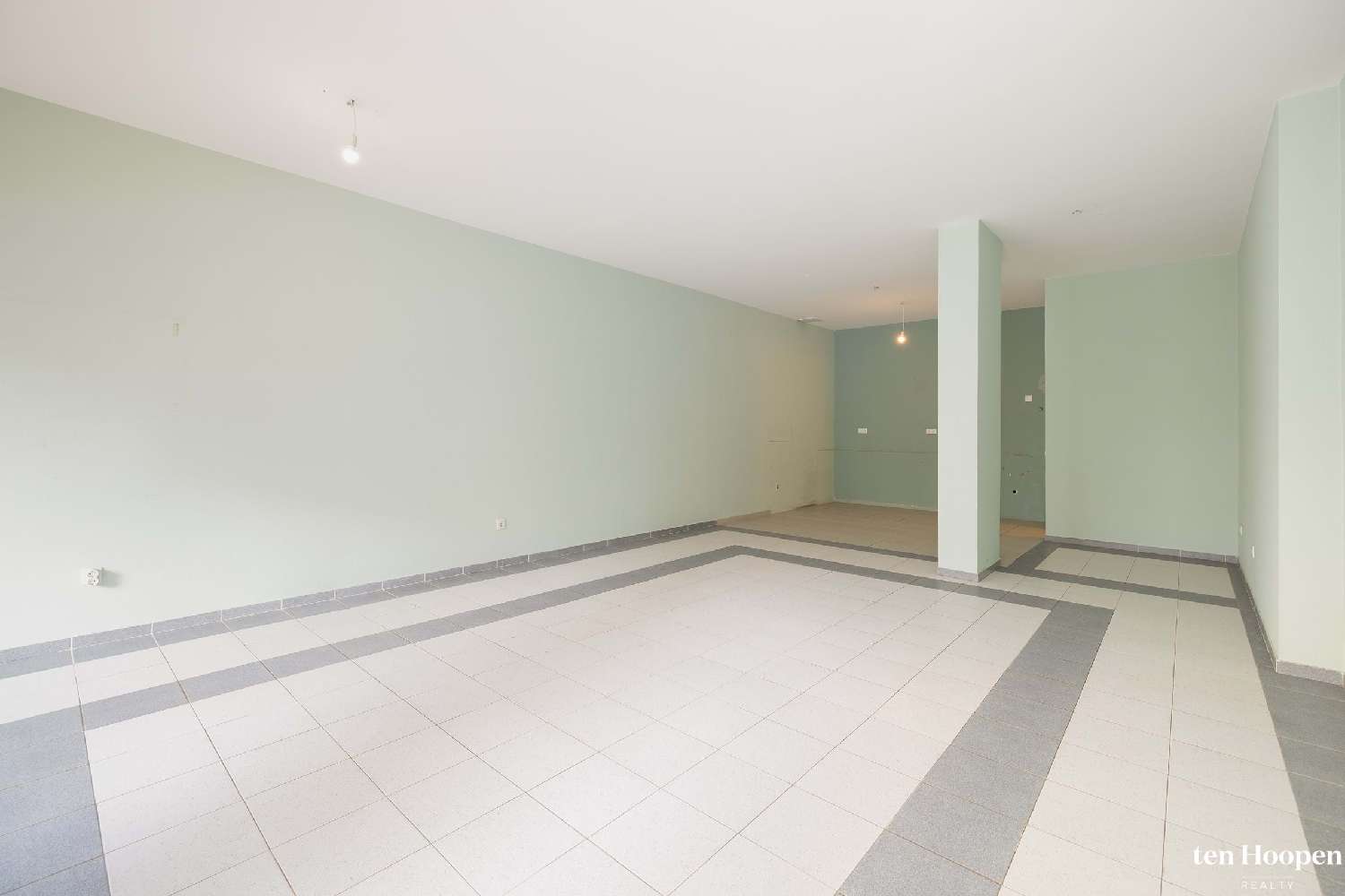  te koop bedrijfsruimte/ kantoor Lagos Lagos 6