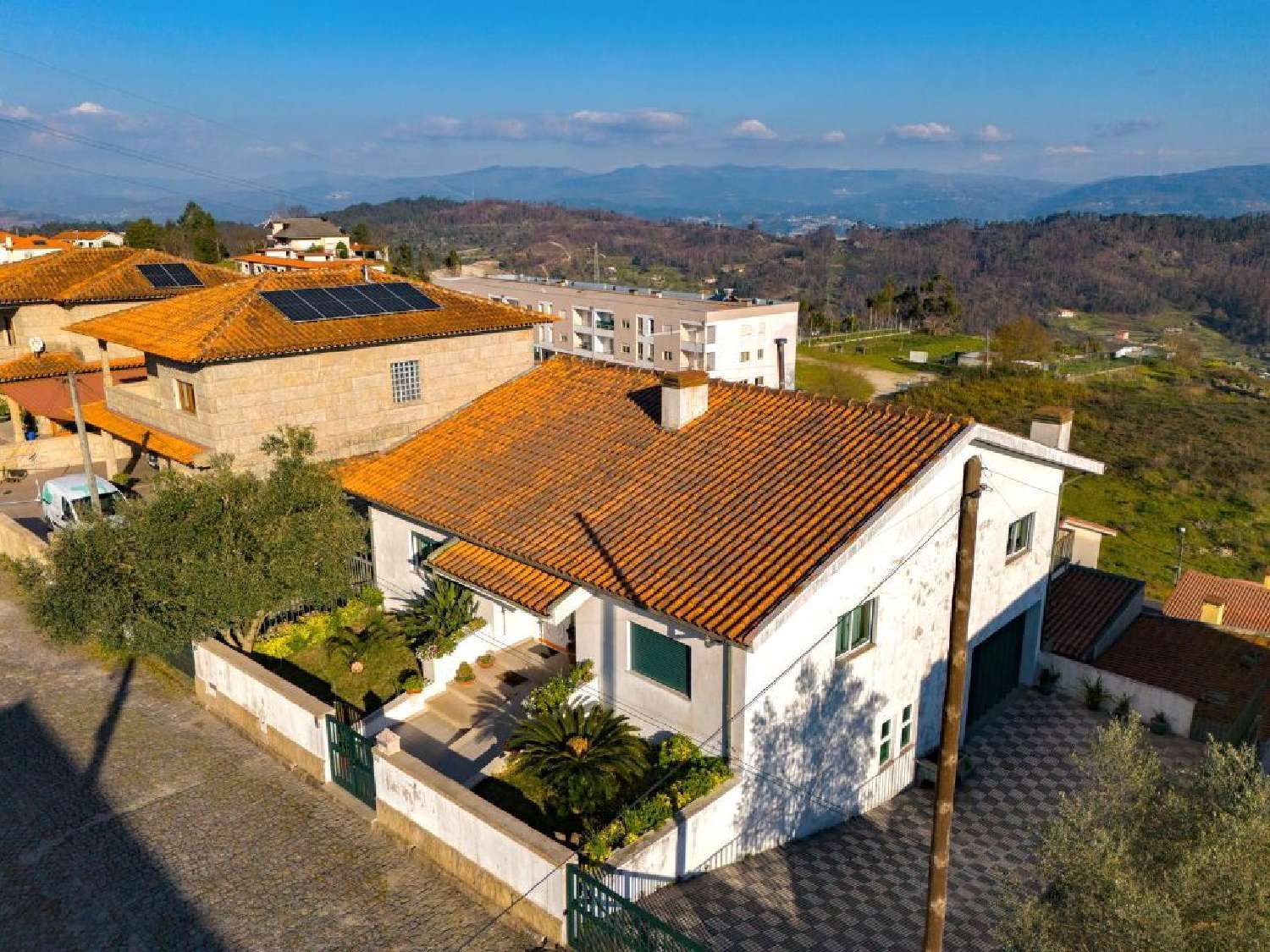  köpa hus Mancelos Amarante 1