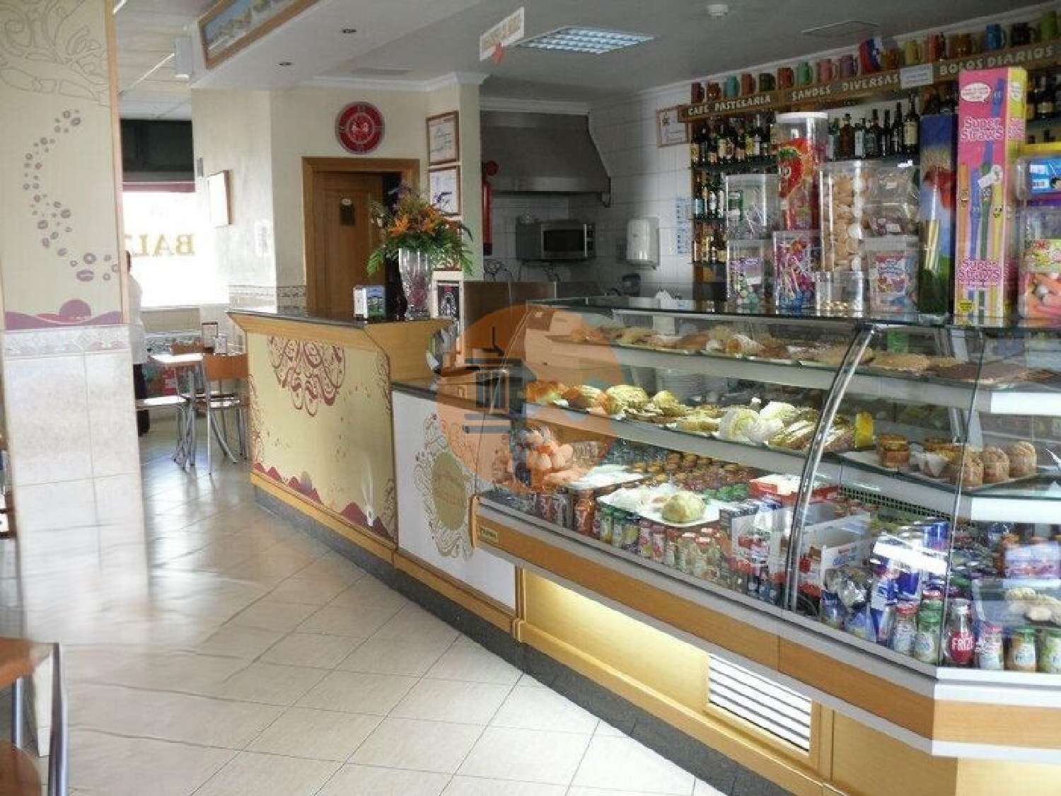  te koop winkel Quelfes Olhão 2