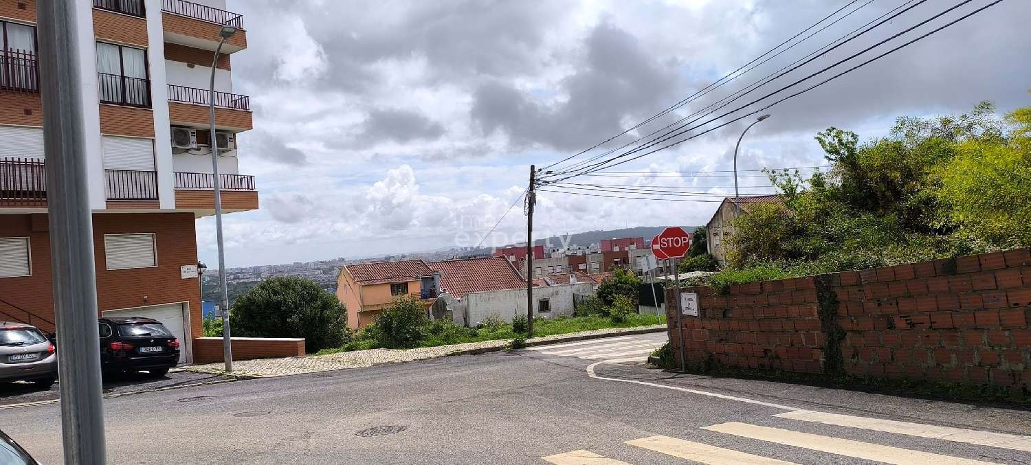  te koop terrein Amadora Amadora 3