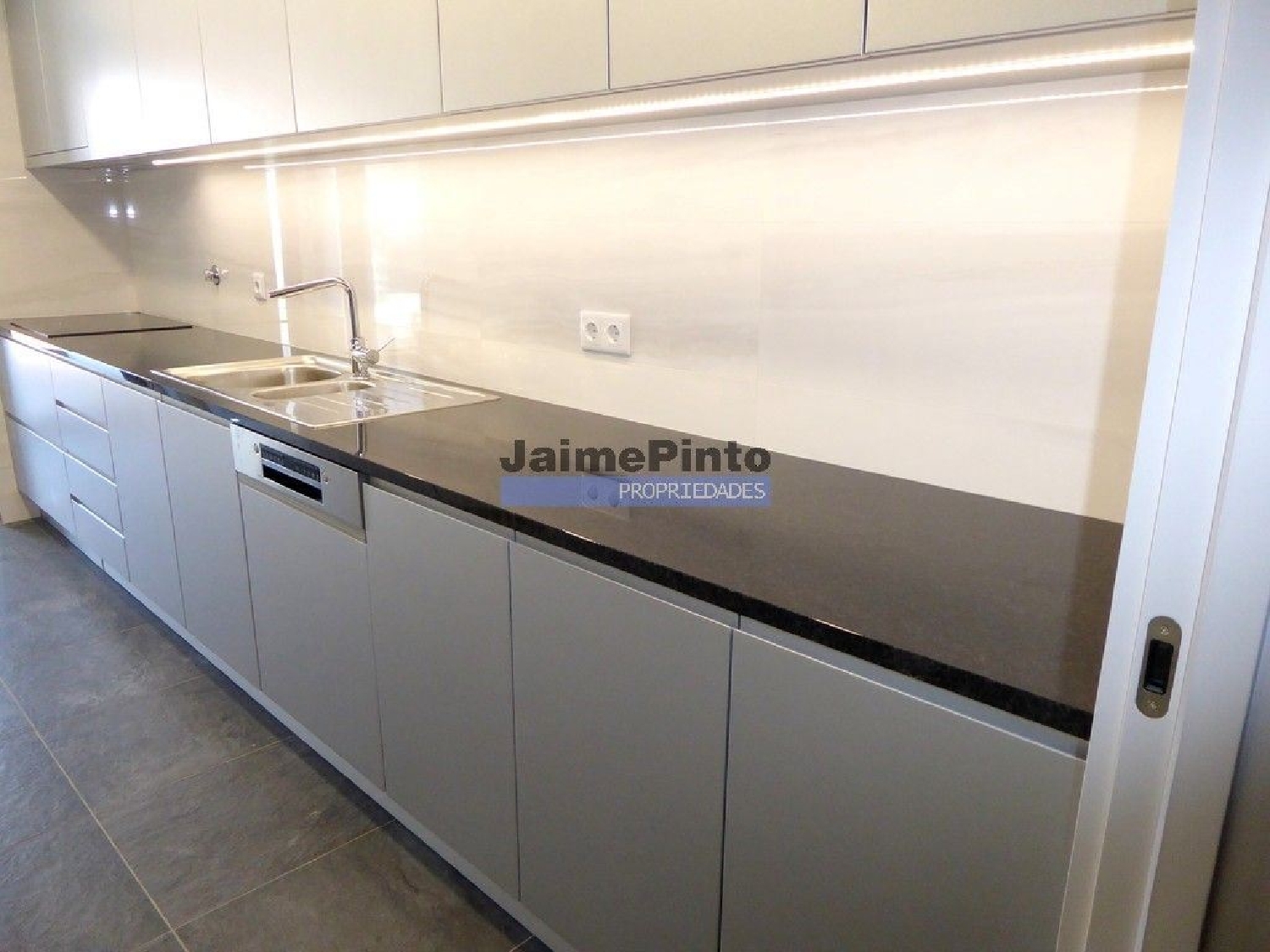 à venda apartamento Senhora da Hora Matosinhos 2