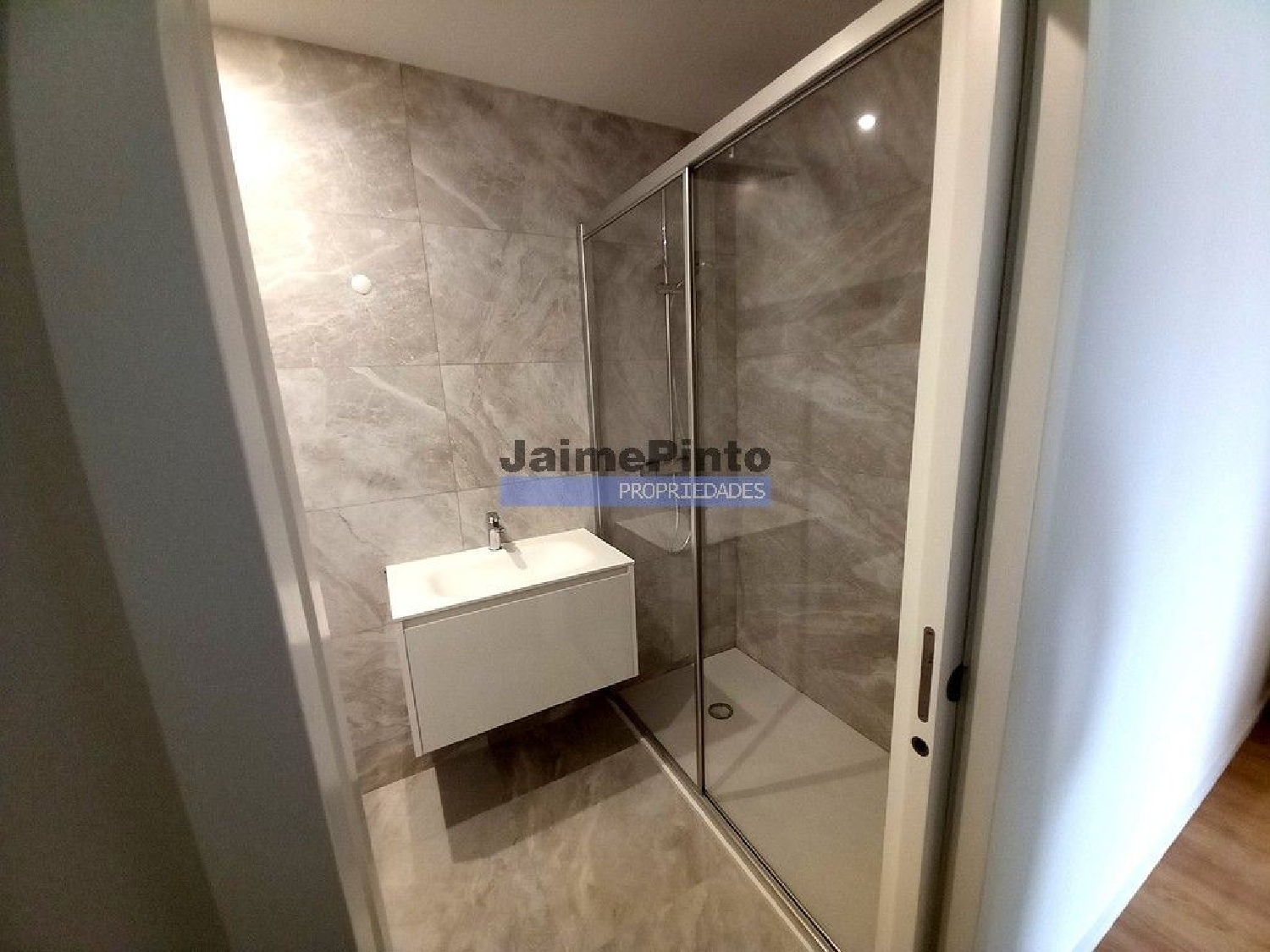 à venda apartamento Vila Boa do Bispo Marco De Canaveses 3