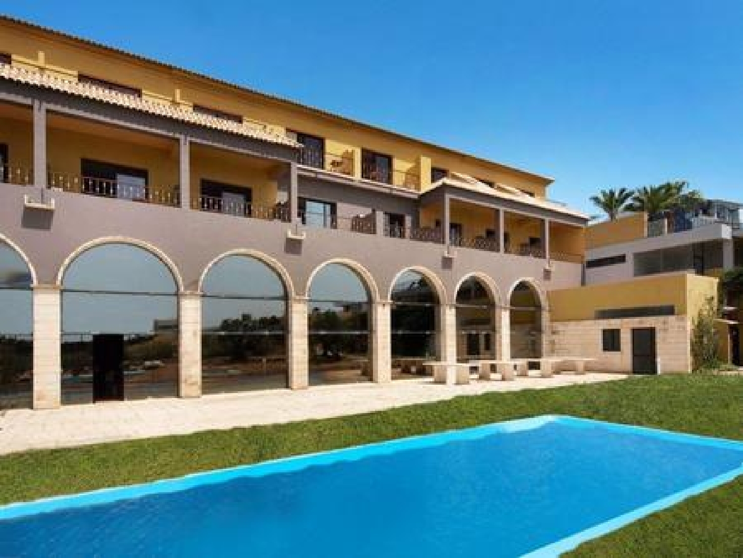  te koop bedrijfsruimte/ kantoor Lagos Santiago Do Cacém 1