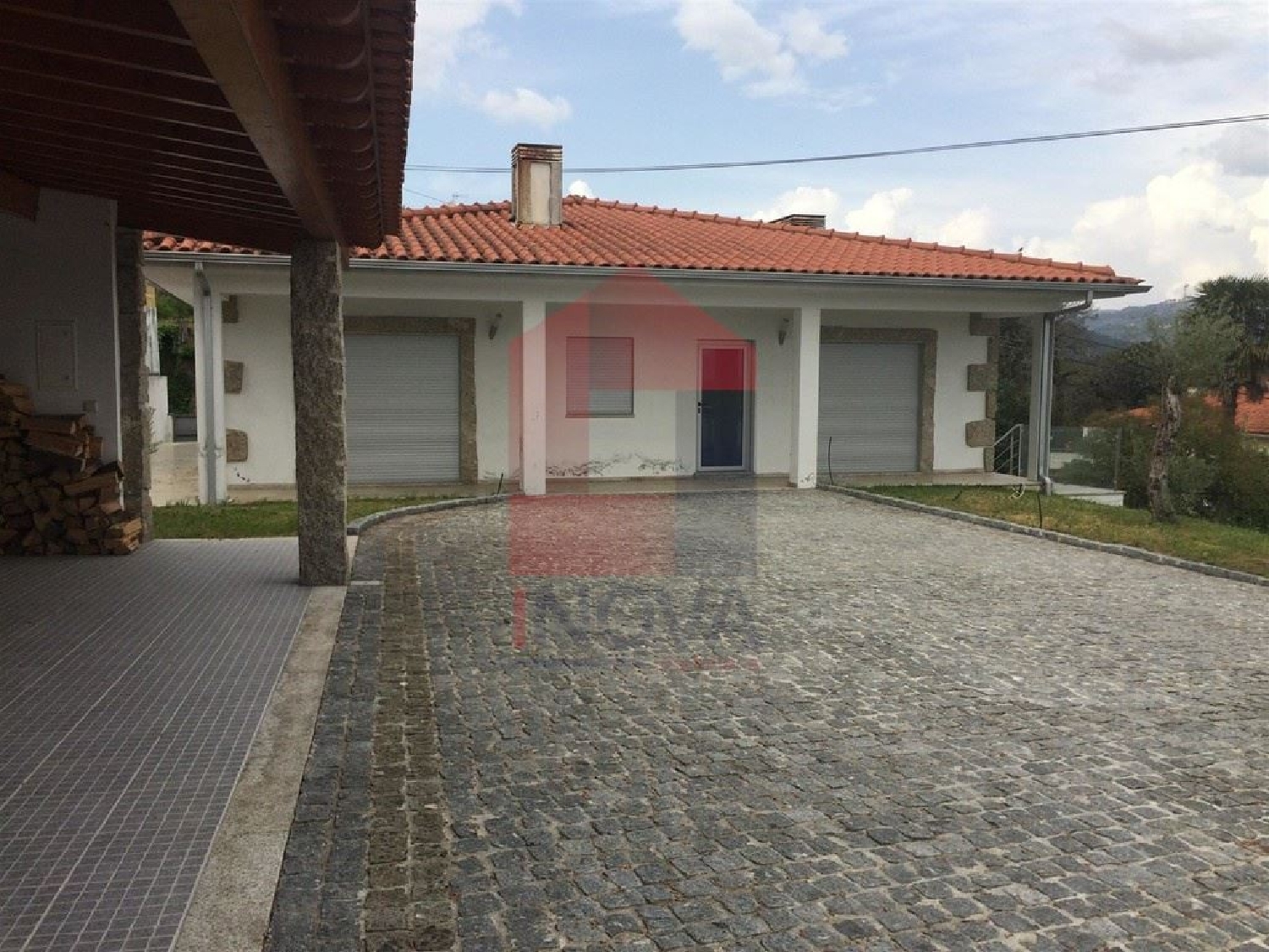 à venda casa Esmerizes Vila Verde 2