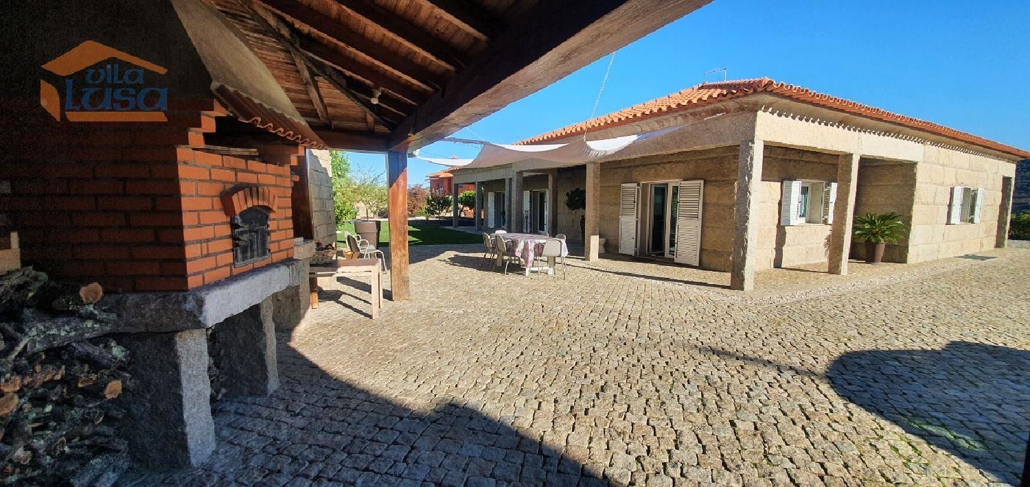  köpa hus Parada do Bispo Lamego 1