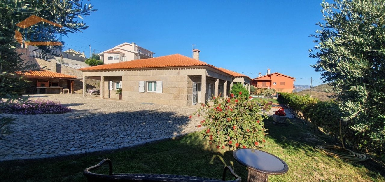 köpa hus Parada do Bispo Lamego 2
