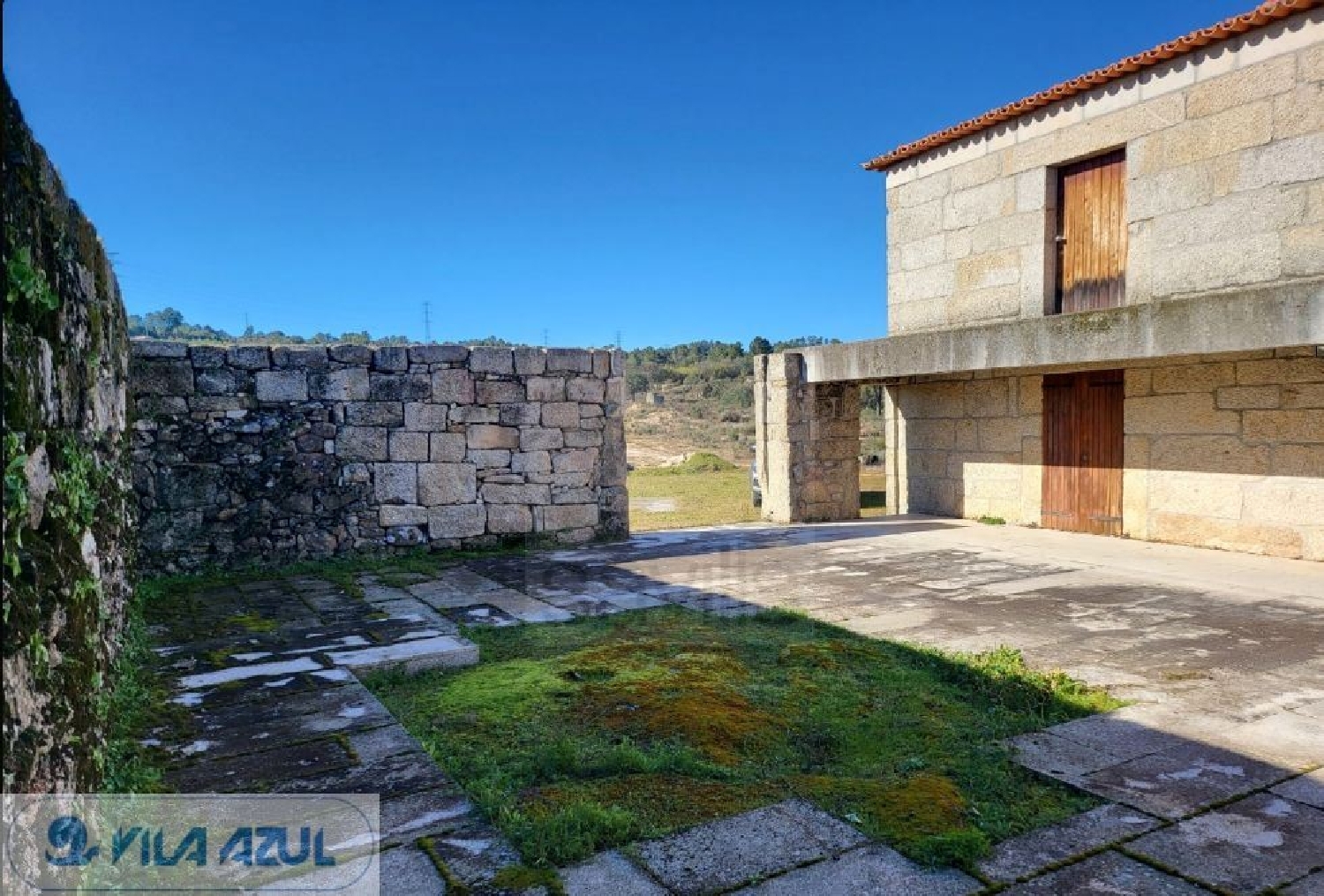 à venda casa Possacos Valpaços 3