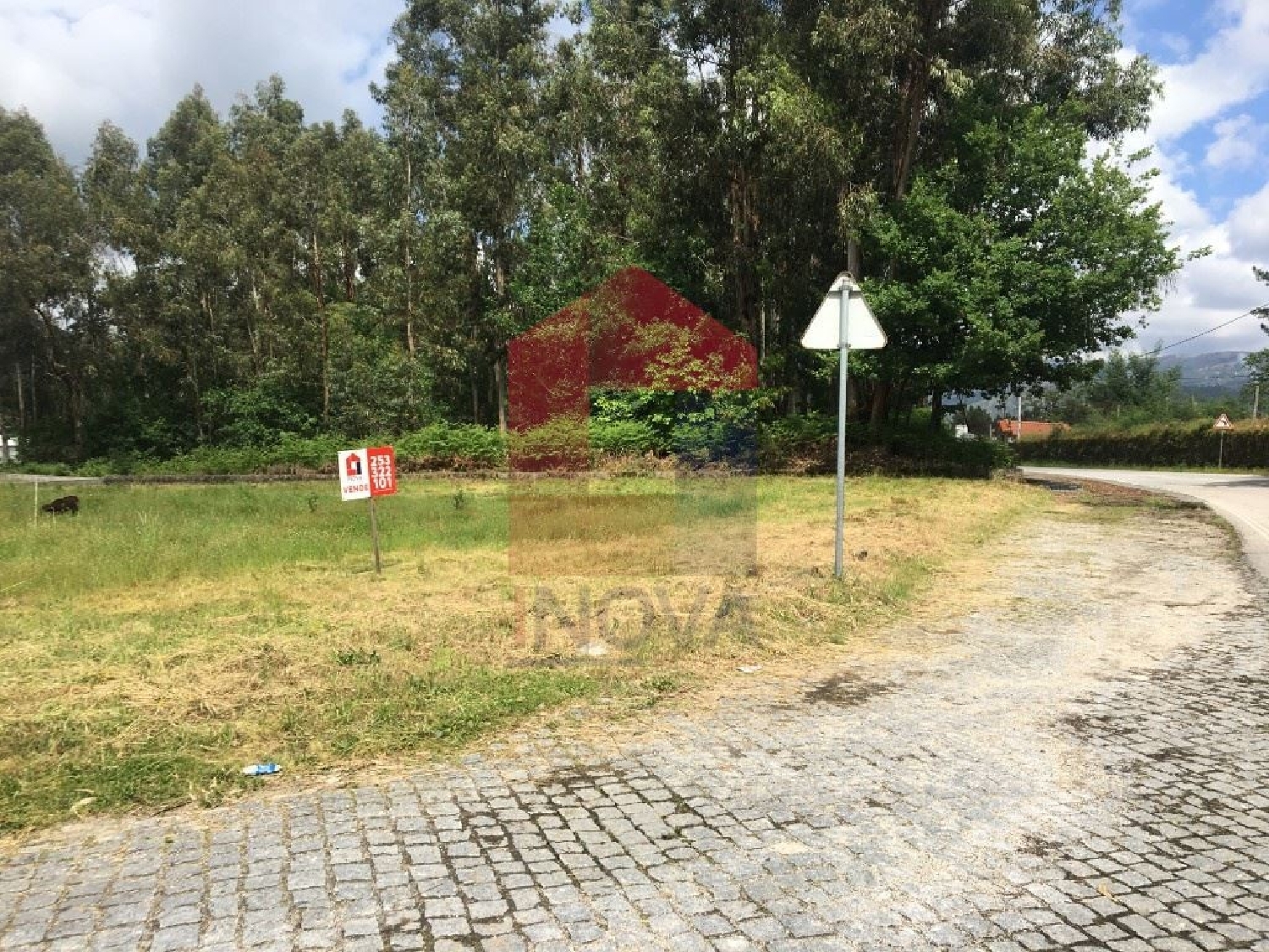 te koop terrein Lanhas Vila Verde 2