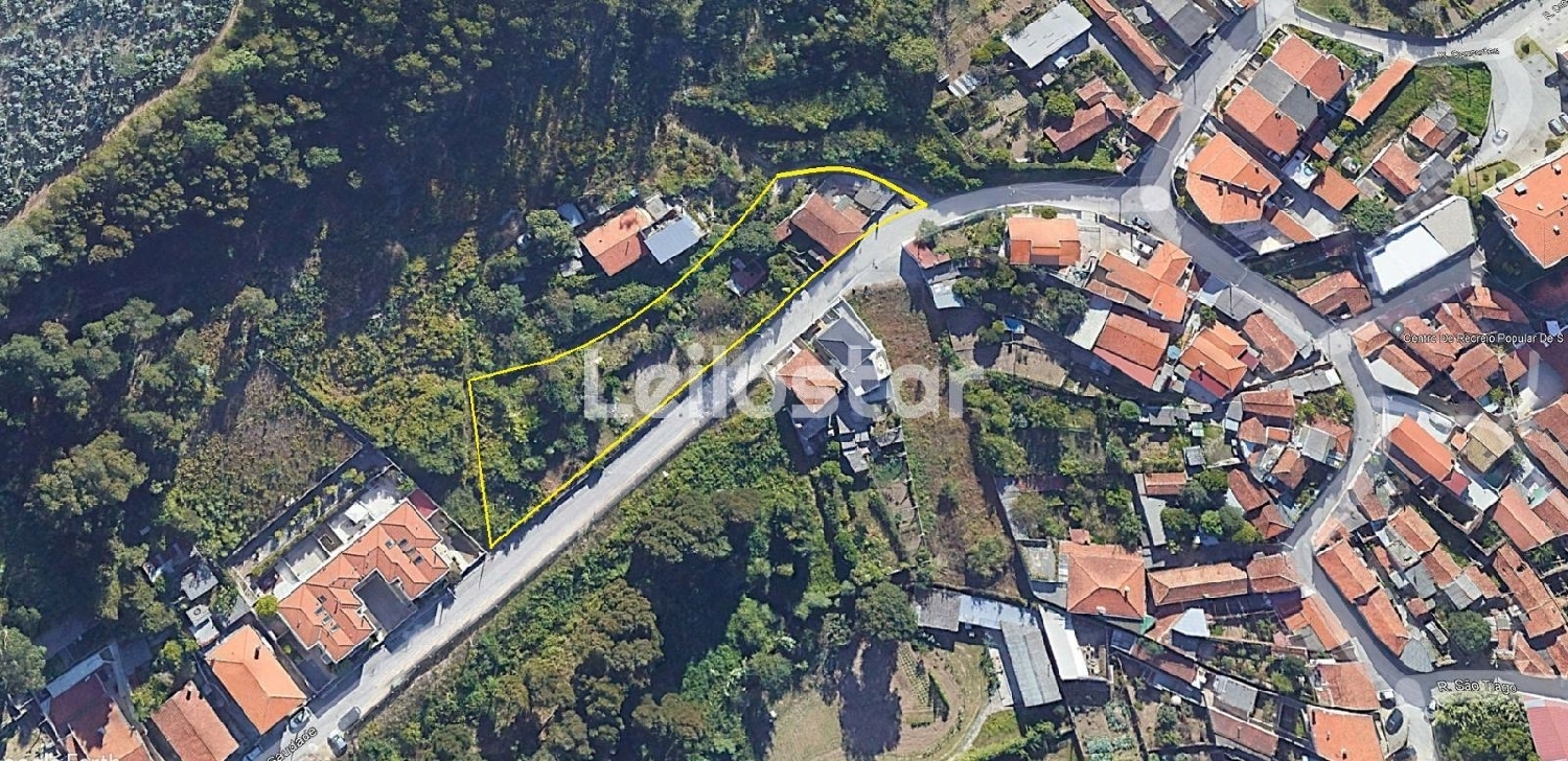  te koop terrein Oliveira do Douro Cinfães 1