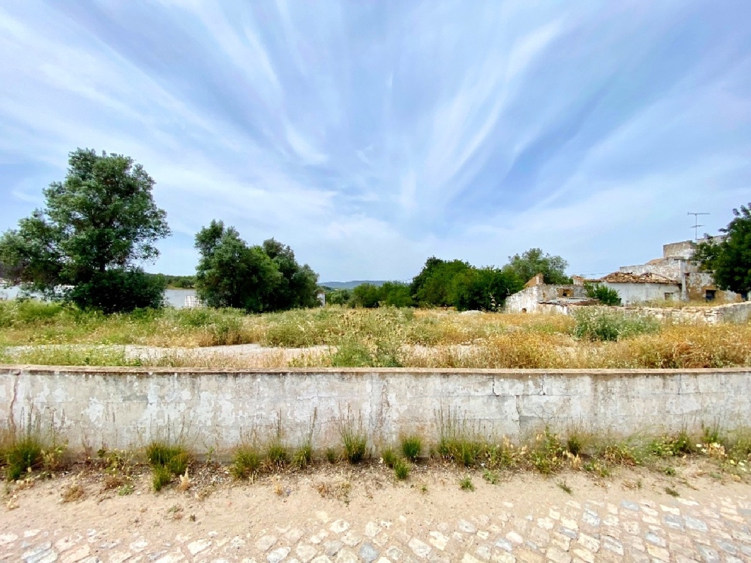 te koop terrein Quelfes Olhão 2