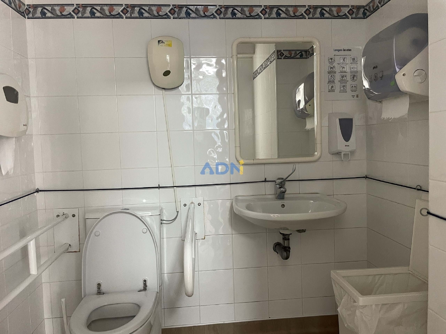 à venda imóveis comerciais Almada Almada 2