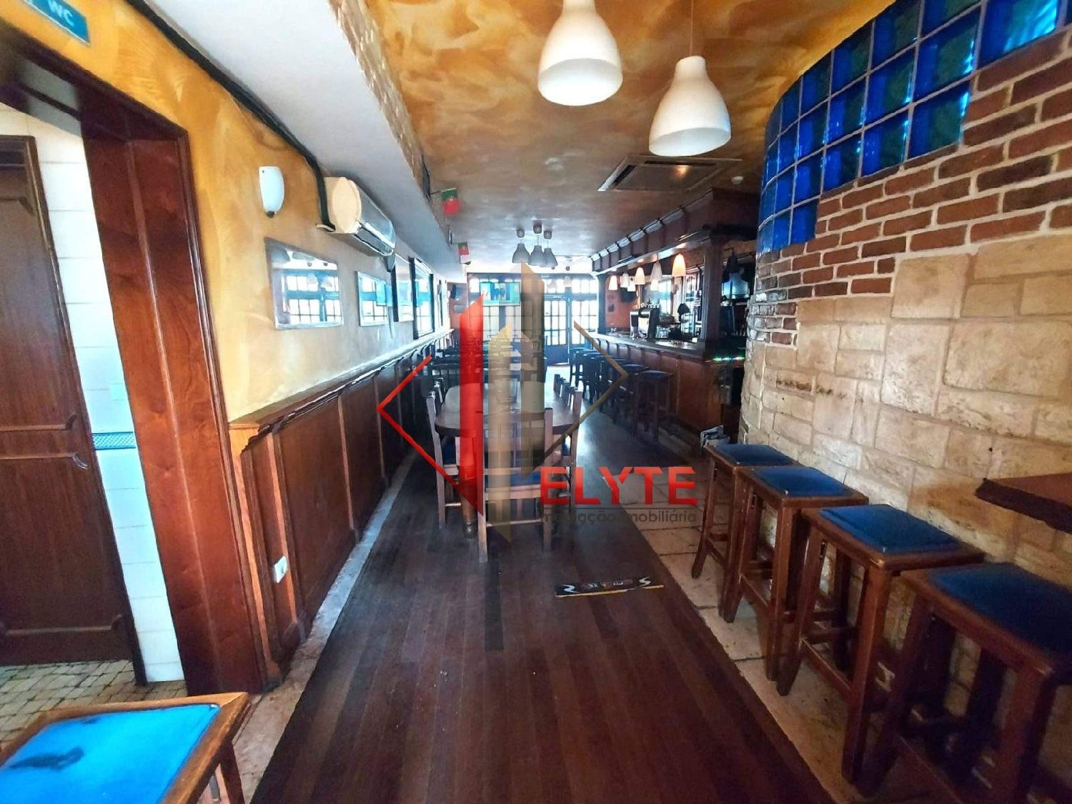  for sale commercial Erra Coruche 1