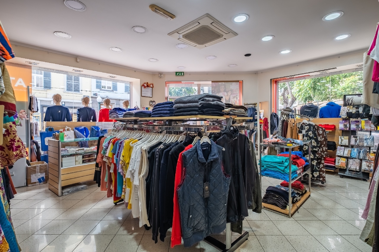  te koop bedrijfsruimte/ kantoor Funchal Funchal 7