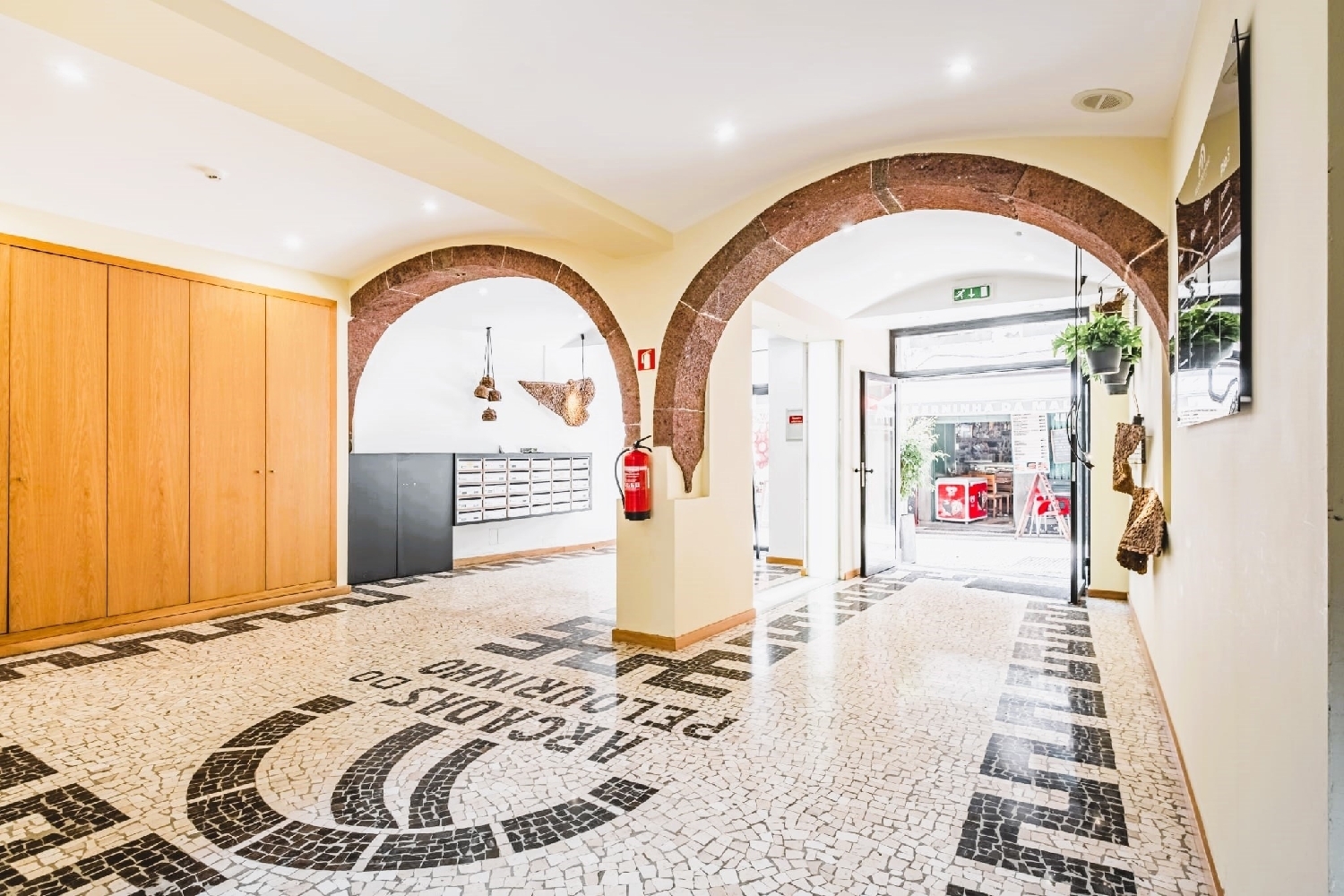  te koop bedrijfsruimte/ kantoor Funchal Funchal 3