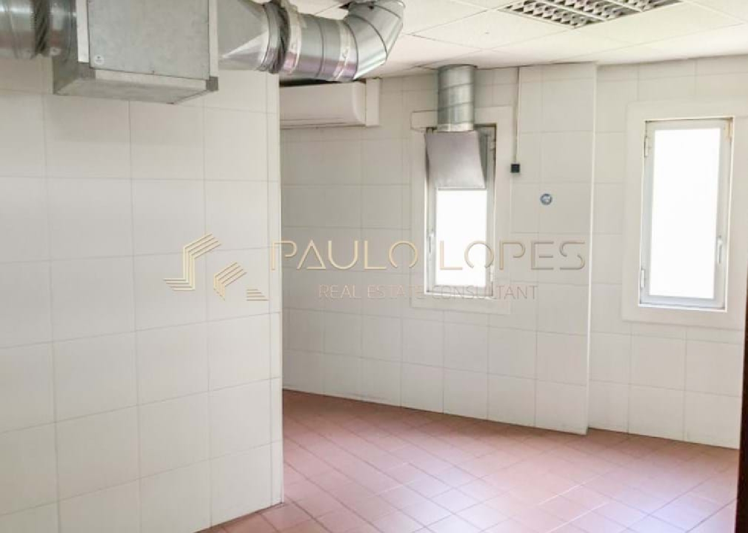  for sale commercial Lisbon Lisbon 7