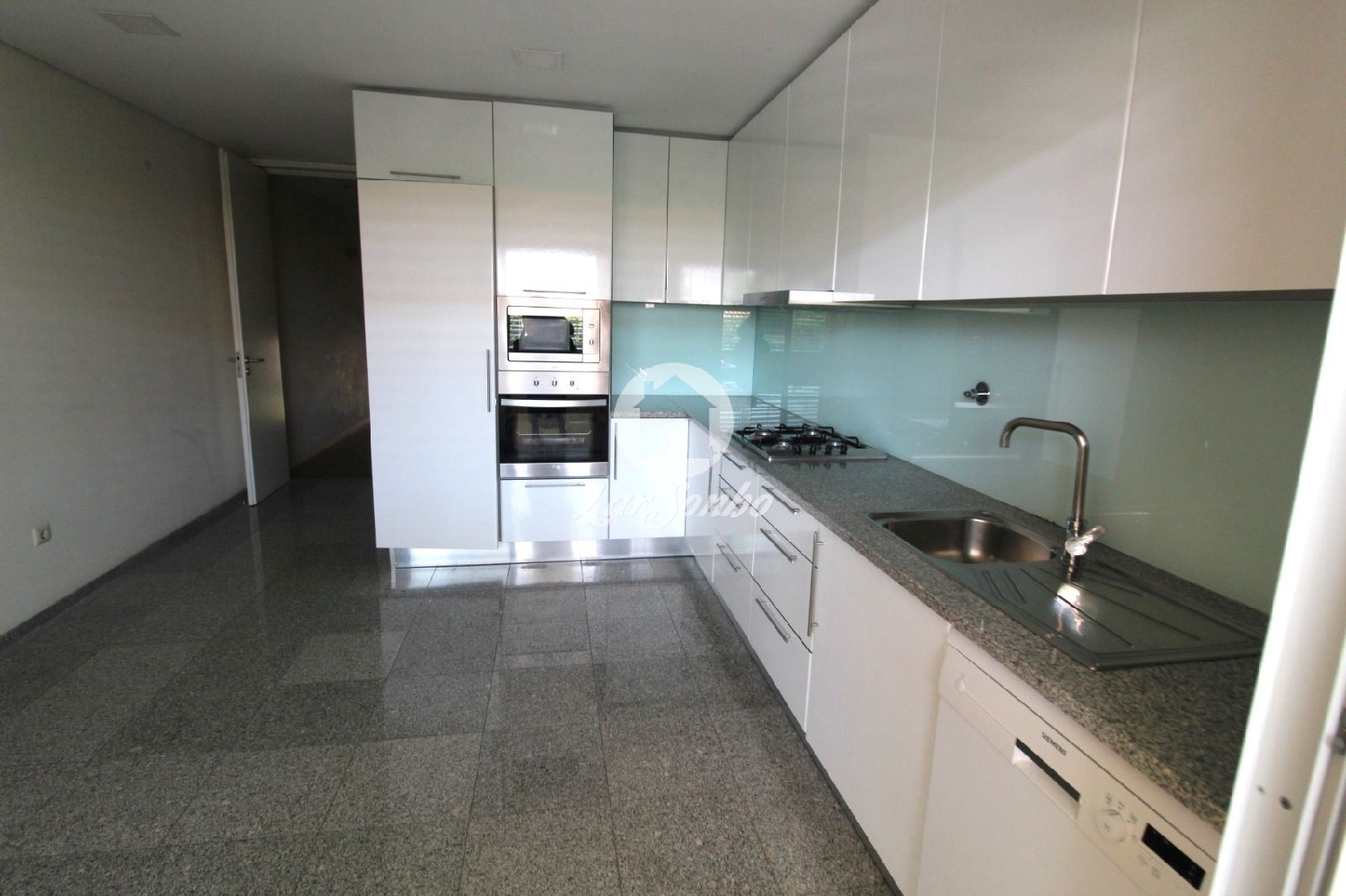  köpa hus Abade de Vermoim Vila Nova De Famalicão 1