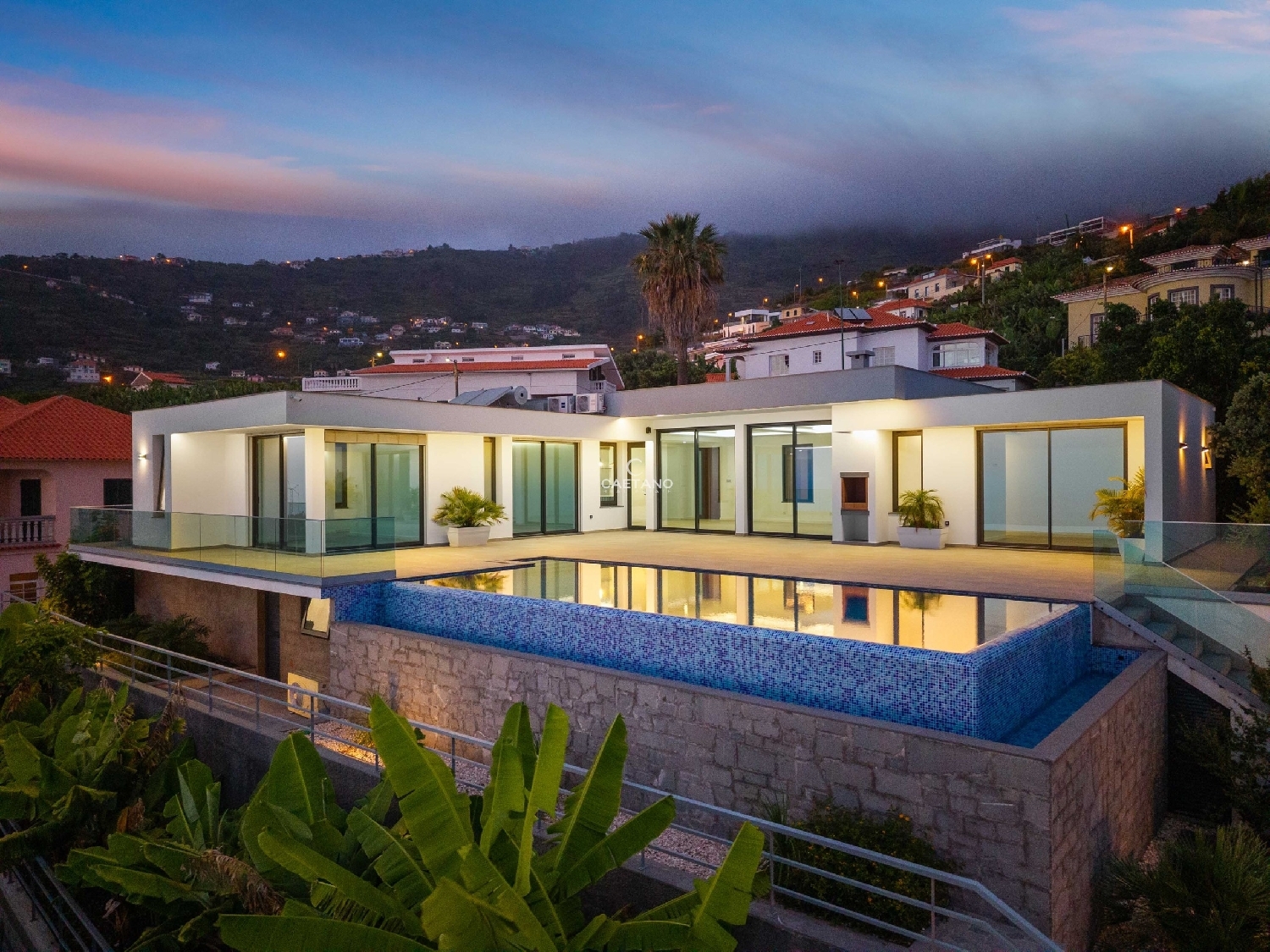  te koop villa Calheta Calheta (Madeira) 1