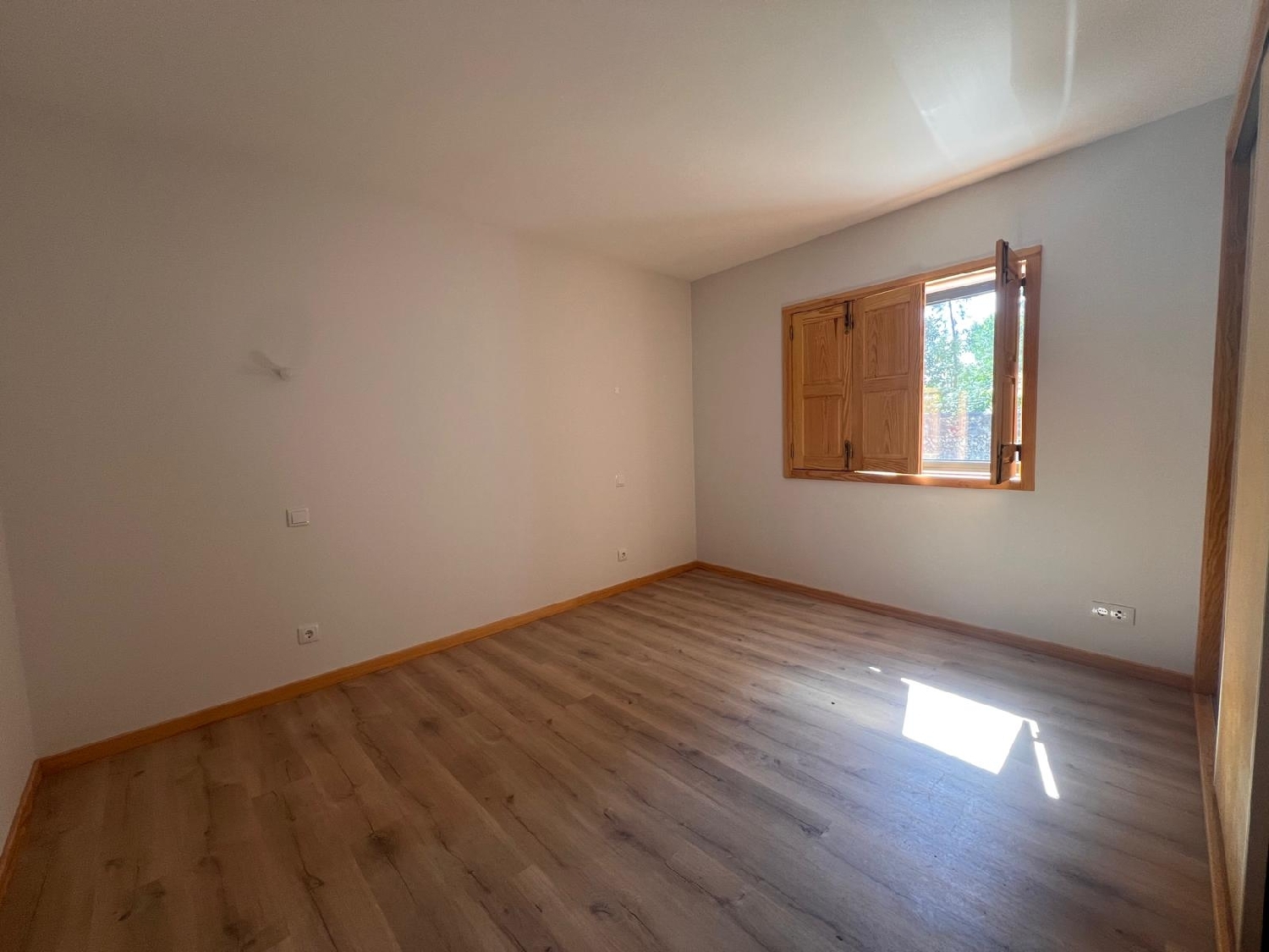  köpa hus Aguim Anadia 6