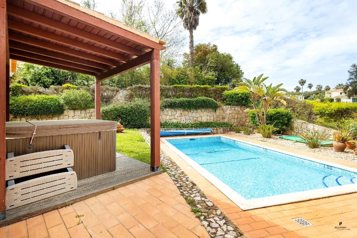  köpa villa Lagoa Santana 1
