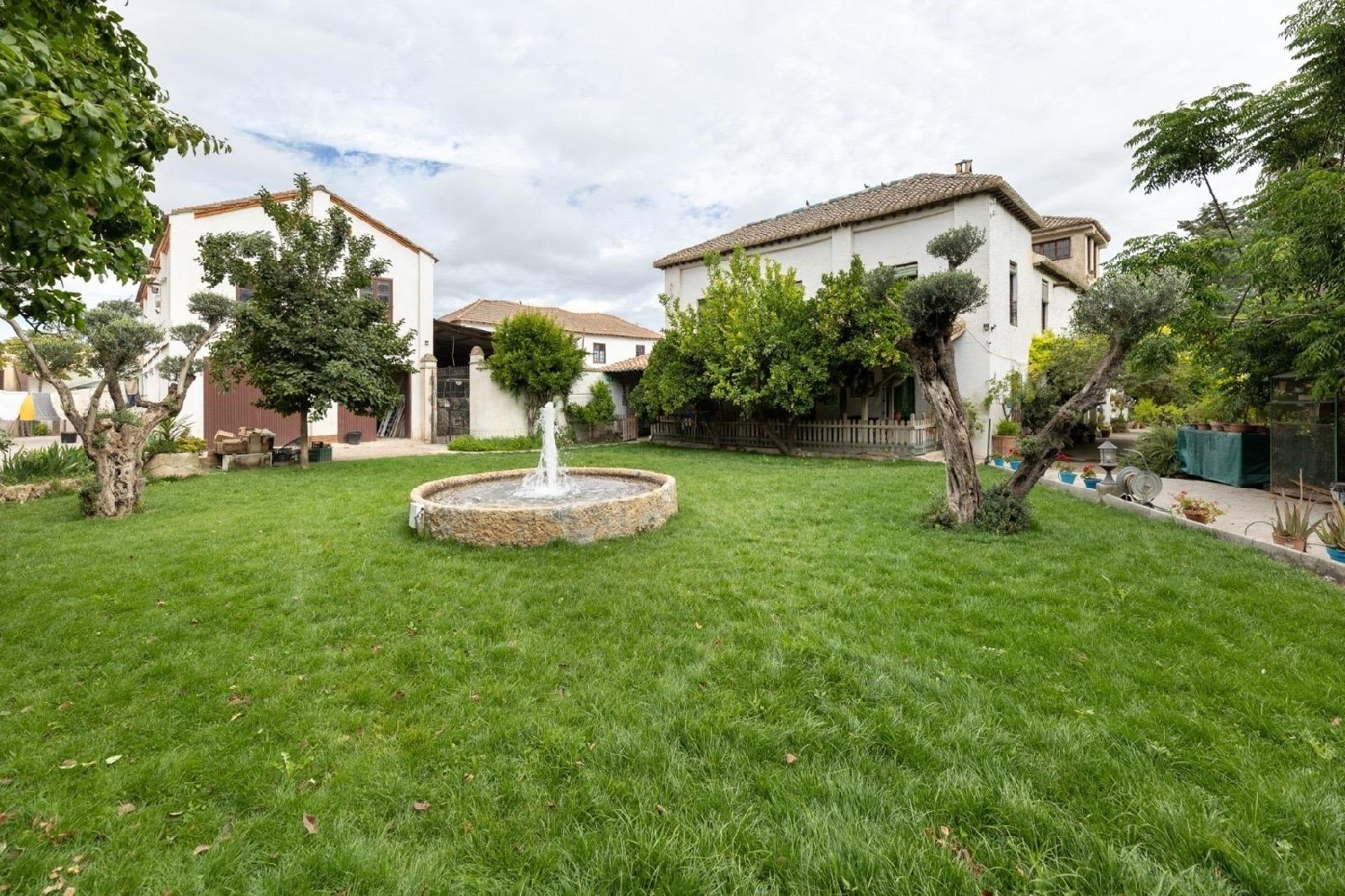  for sale building Barrio De Granada Alacantí 2