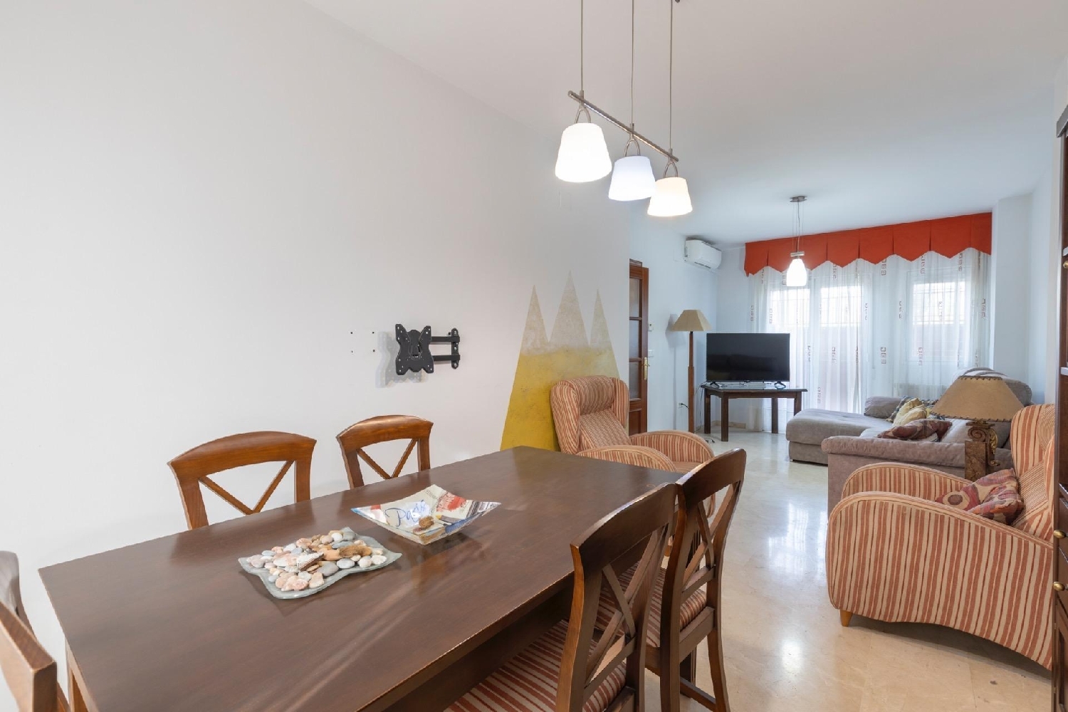 till salu hus Barrio De Granada Alacantí 6