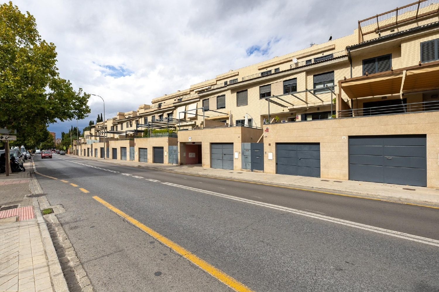 till salu hus Barrio De Granada Alacantí 3