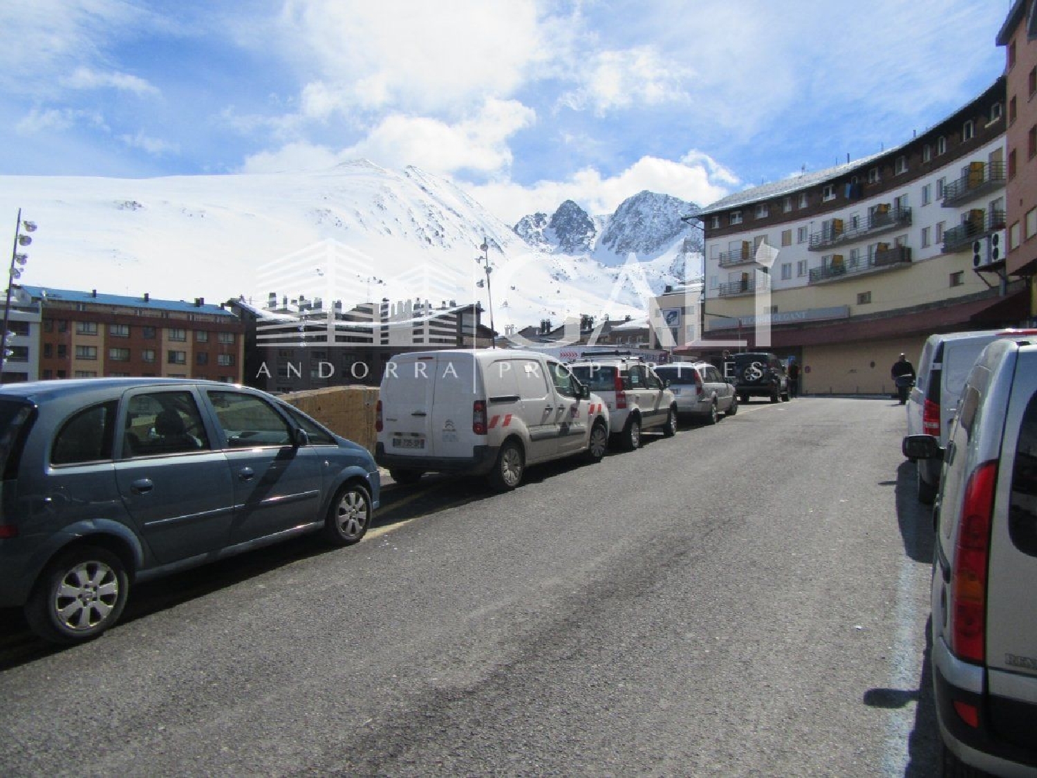  till salu parkering Encamp Encamp 3