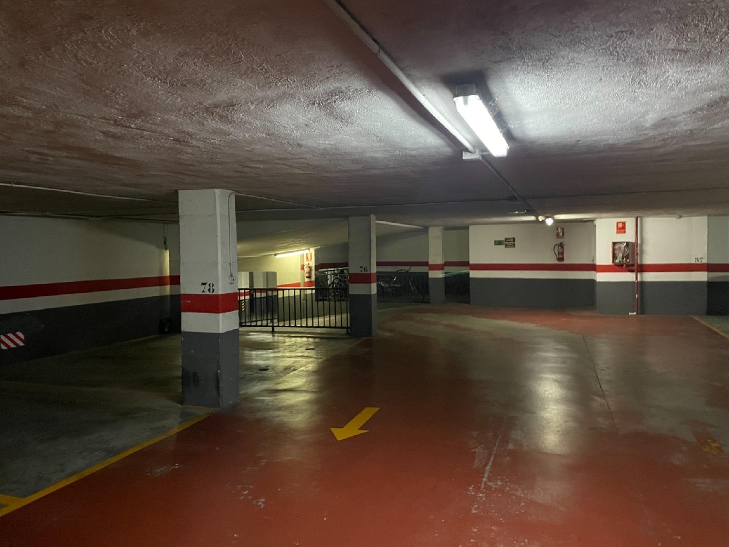  till salu parkering Valencia De Las Torres Campiña Sur 2