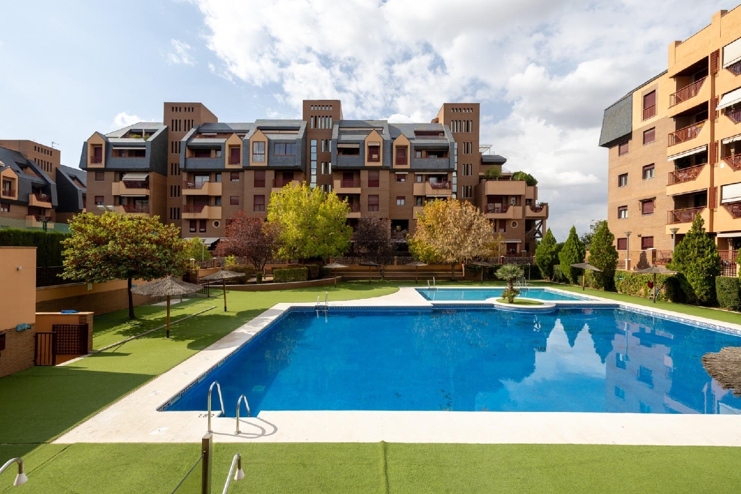 till salu takvåning Barrio De Granada Alacantí 5