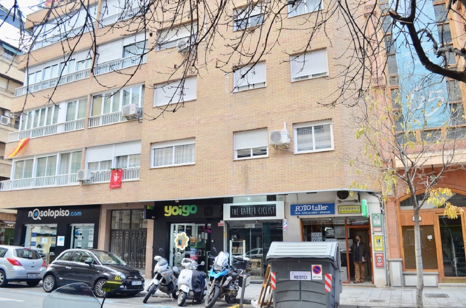  till salu lokal Barrio De Granada Alacantí 1
